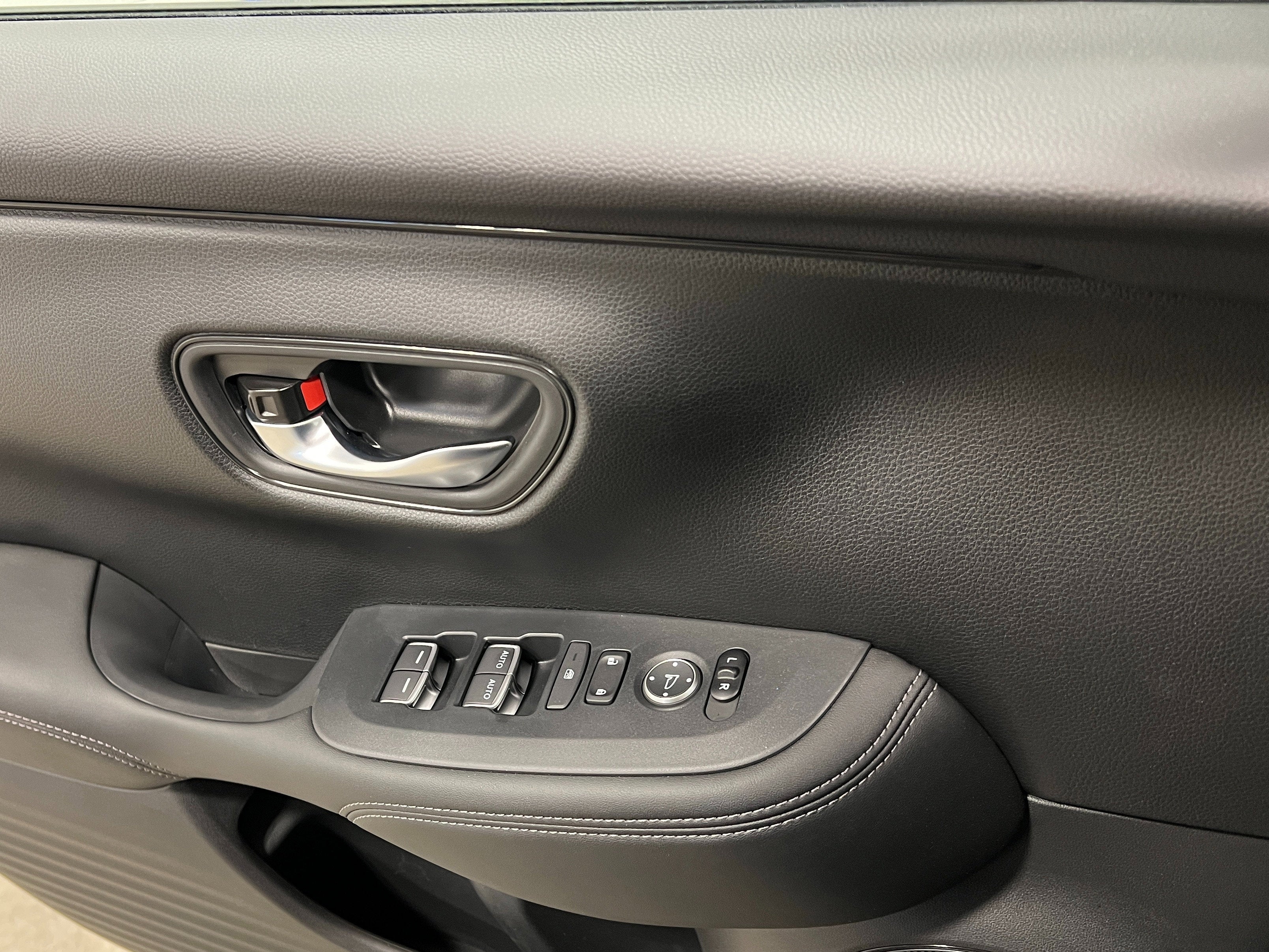 2025 Honda HR-V EX-L - Photo 13