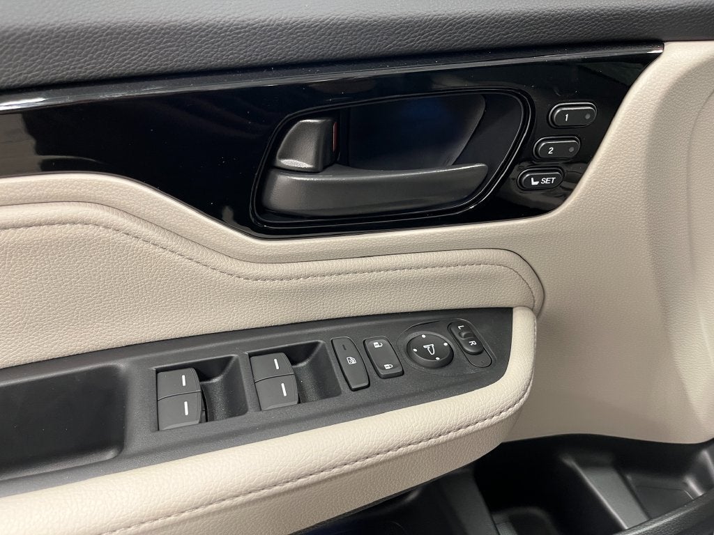 2027 Honda Odyssey Touring In-Transit