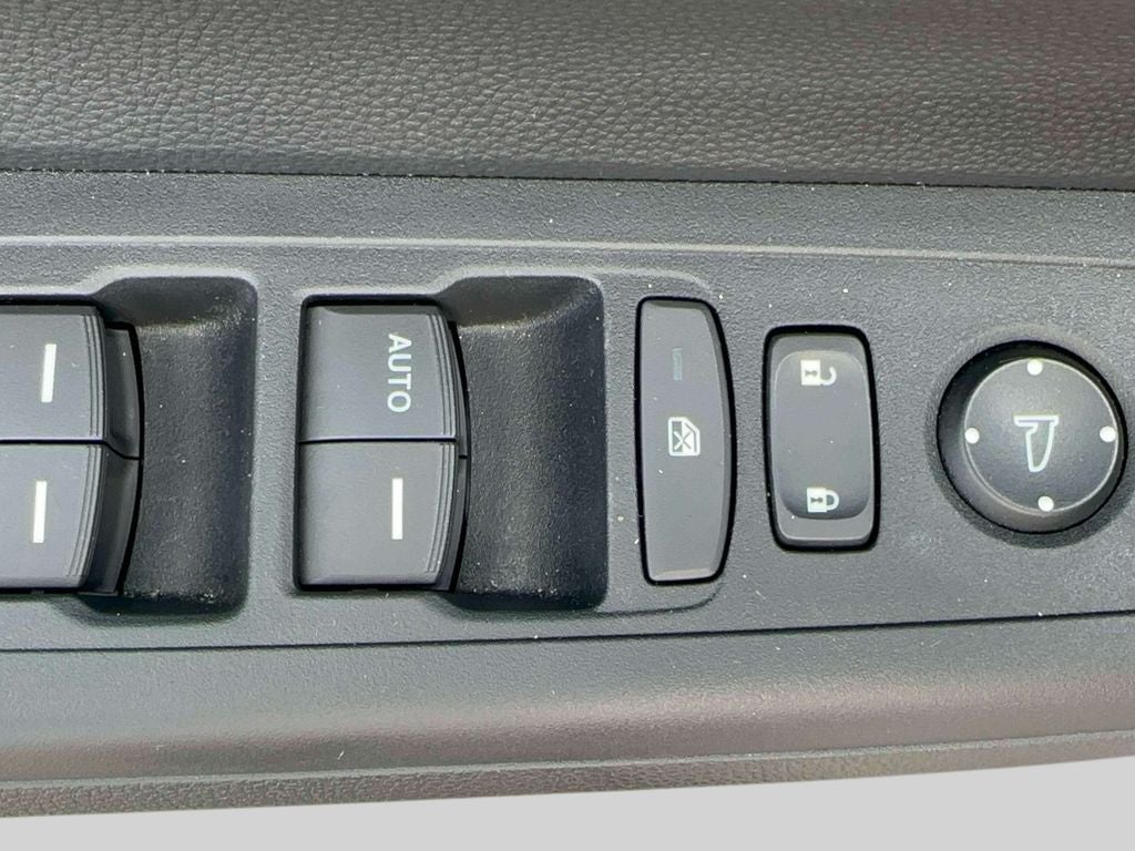 2025 Honda CR-V LX - Photo 13