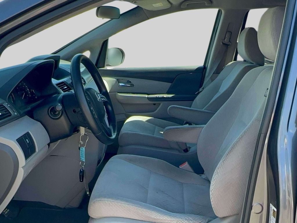 2016 Honda Odyssey LX - Photo 13