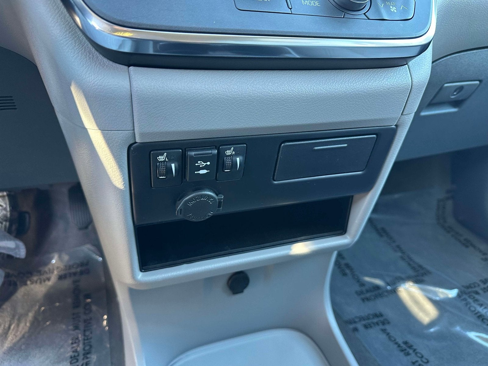 2019 Toyota Sienna Base