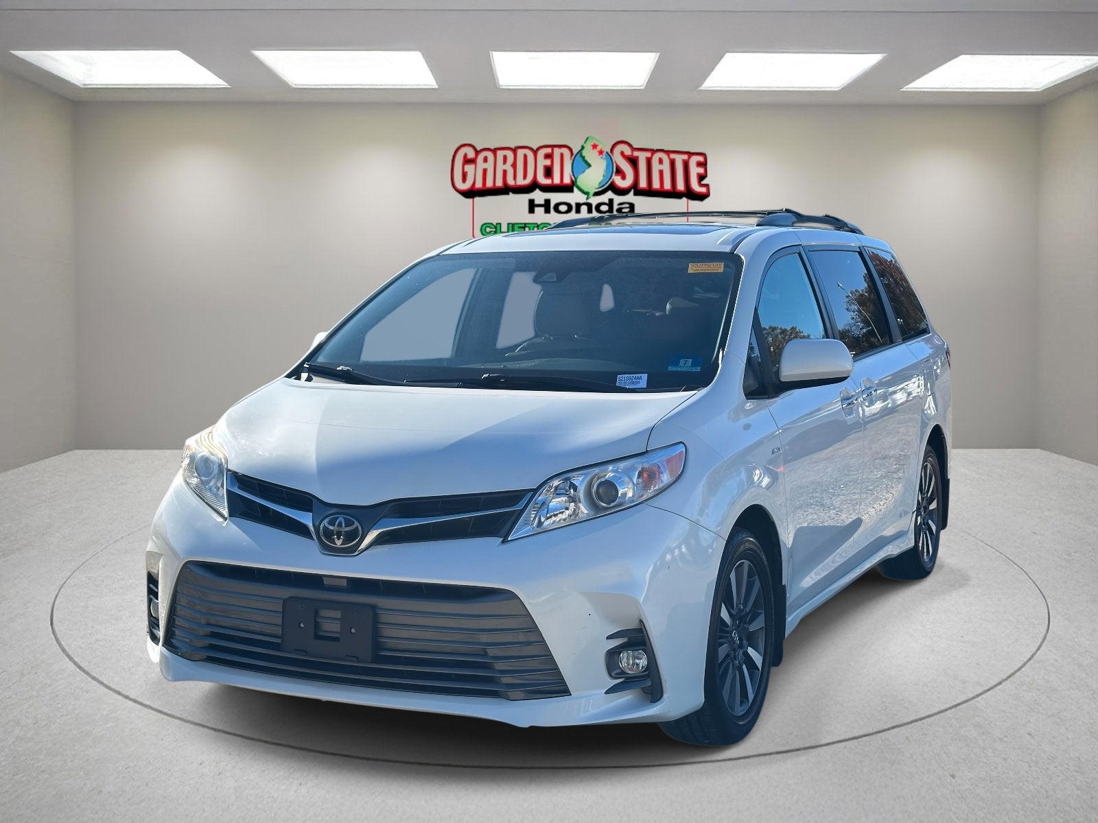 2019 Toyota Sienna Base