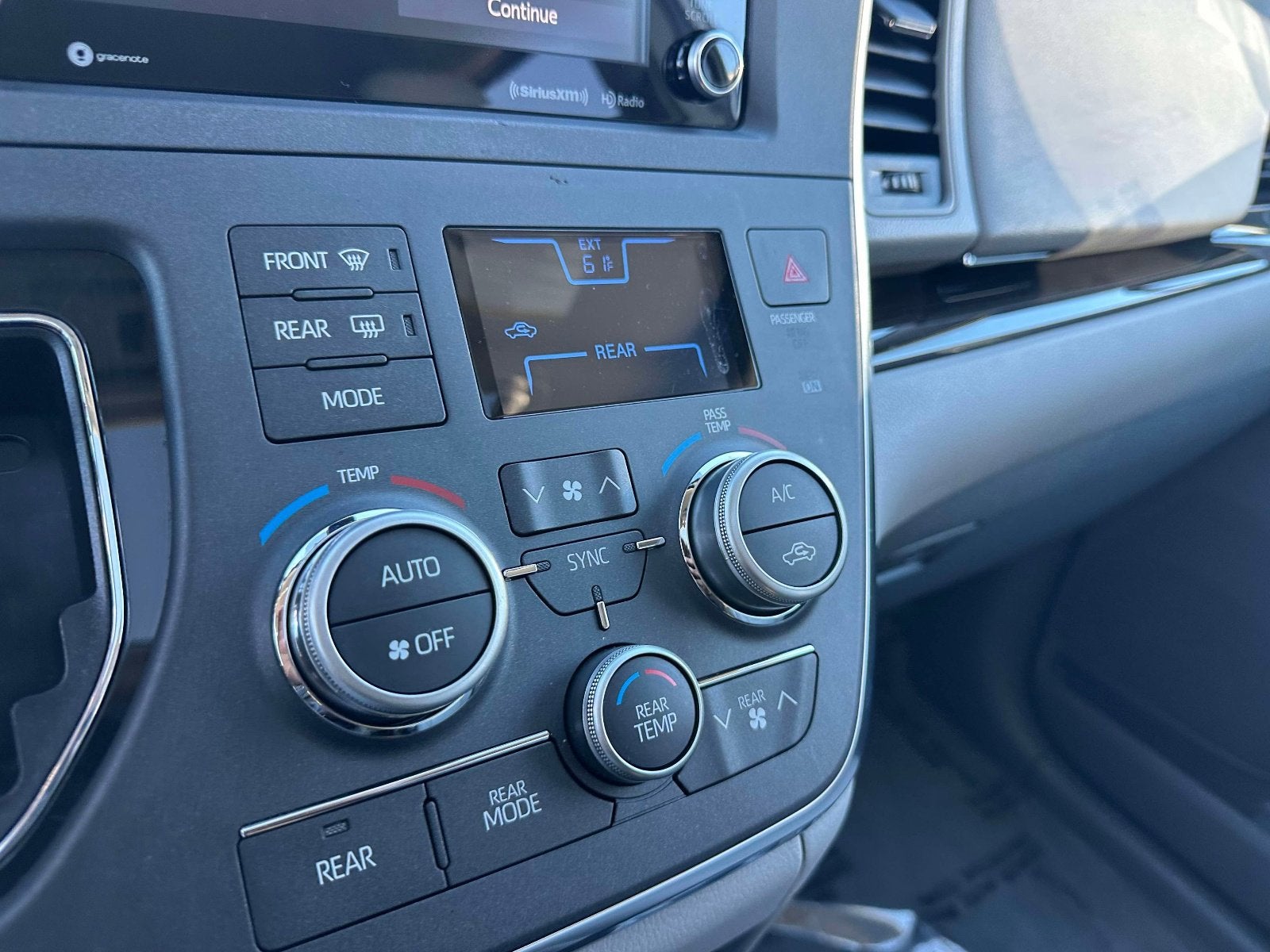 2019 Toyota Sienna Base