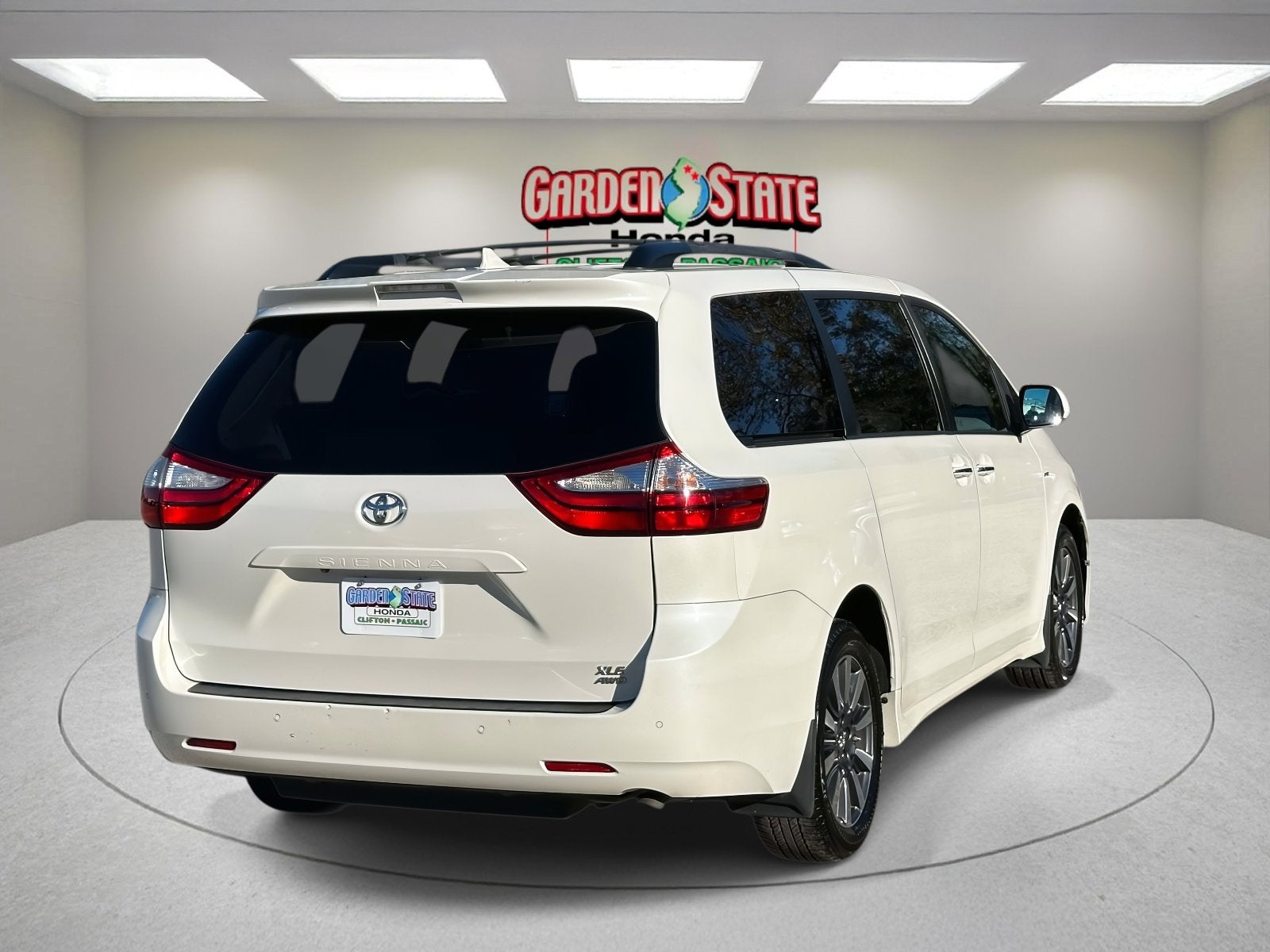 2019 Toyota Sienna Base