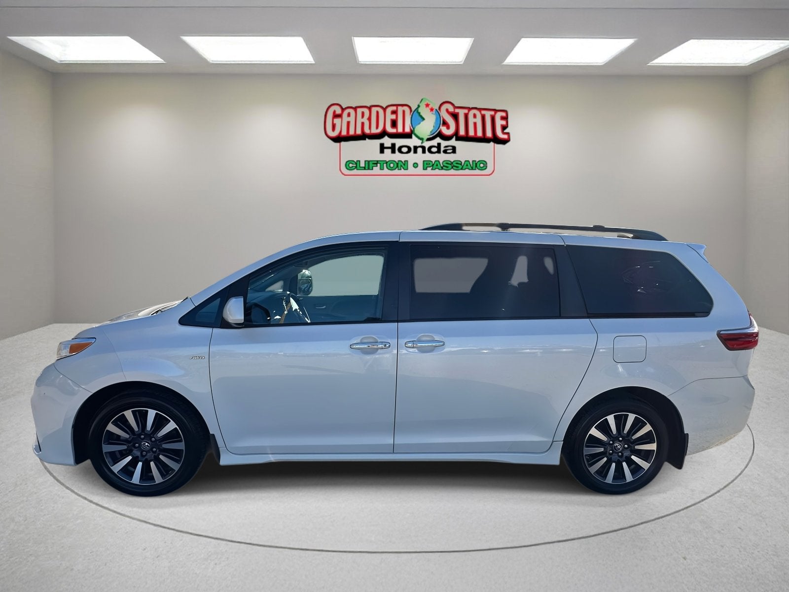 2019 Toyota Sienna Base