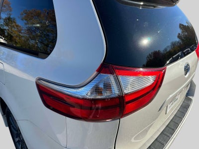 2019 Toyota Sienna Base