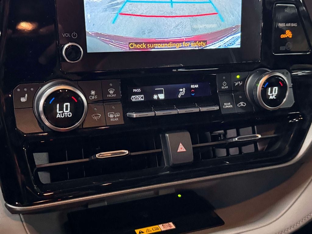 2023 Toyota Highlander Base