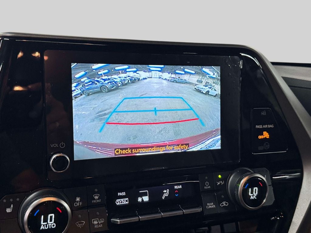 2023 Toyota Highlander Base