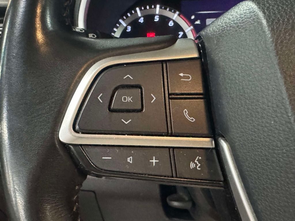 2023 Toyota Highlander Base