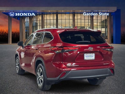 2023 Toyota Highlander Base