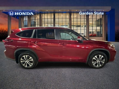 2023 Toyota Highlander Base