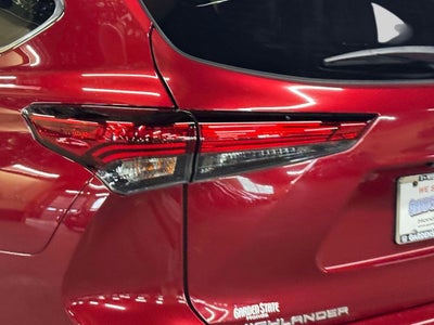 2023 Toyota Highlander Base
