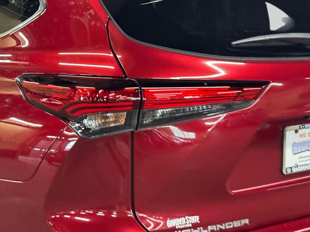 2023 Toyota Highlander Base